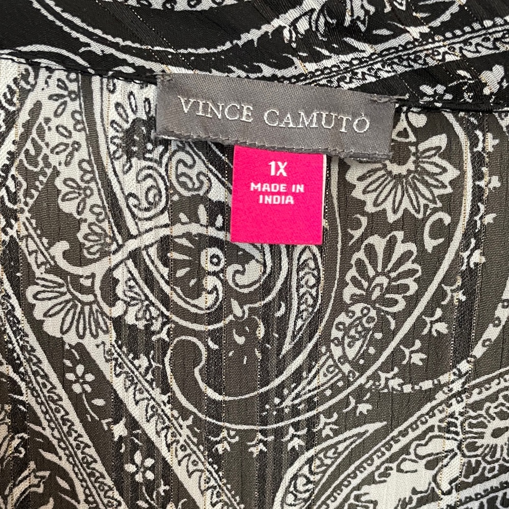 Vince Camuto Black and White Paisley Flutter Sleeve Blouse Size 1X - Picture 2 of 10